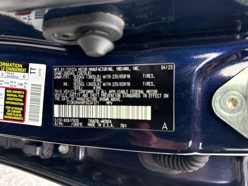 Used 2023 Toyota Highlander LE FWD image 34