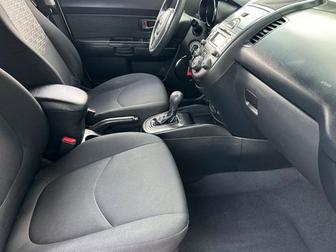 Used 2011 Kia Soul + w/ Audio Pkg image 16