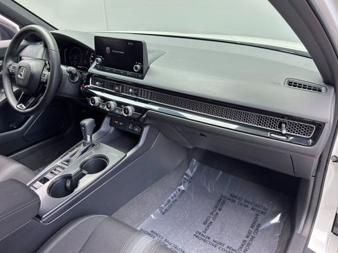 Used 2023 Honda Civic Sport image 13