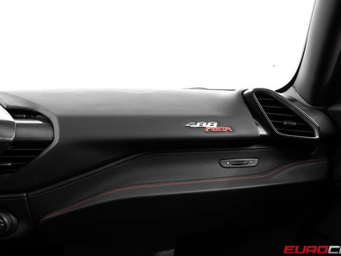 Used 2019 Ferrari 488 Pista Coupe RWD image 39