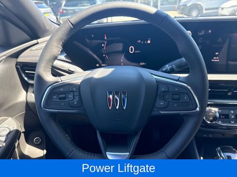 Used 2024 Buick Envista Sport Touring w/ Convenience I Package FWD image 17