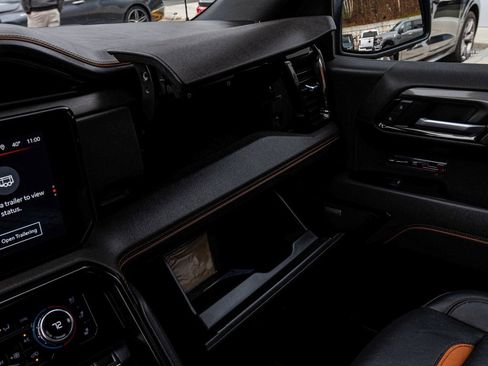 Used 2025 GMC Sierra 1500 AT4 w/ AT4 Premium Package image 19