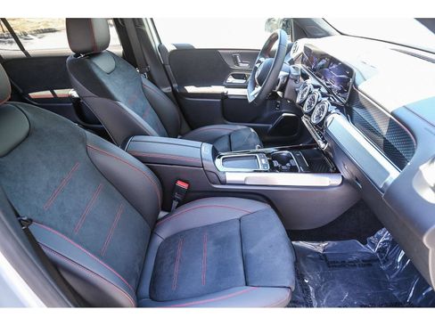 Used 2024 Mercedes-Benz EQB 300 4MATIC image 15