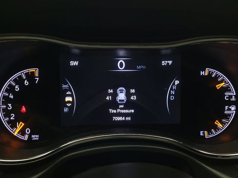 Used 2020 Jeep Grand Cherokee Altitude image 23