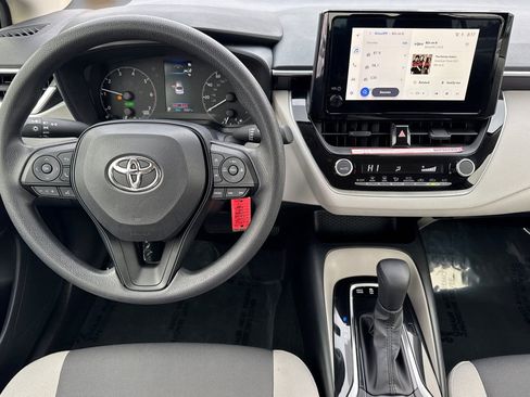 Certified 2025 Toyota Corolla LE image 18