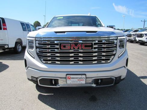 Used 2023 GMC Sierra 1500 Denali w/ Denali Reserve Package AWD/4WD image 5