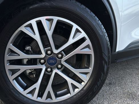 Used 2020 Ford Escape SEL image 9