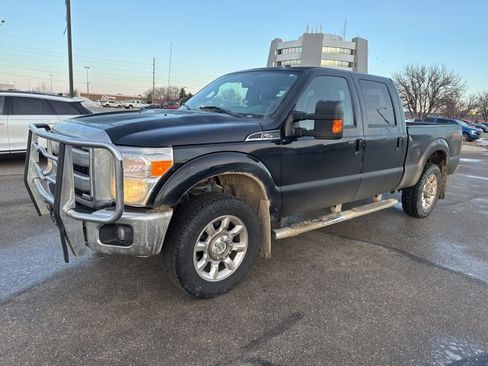 Used 2016 Ford F250 Lariat w/ Lariat Interior Package image 2