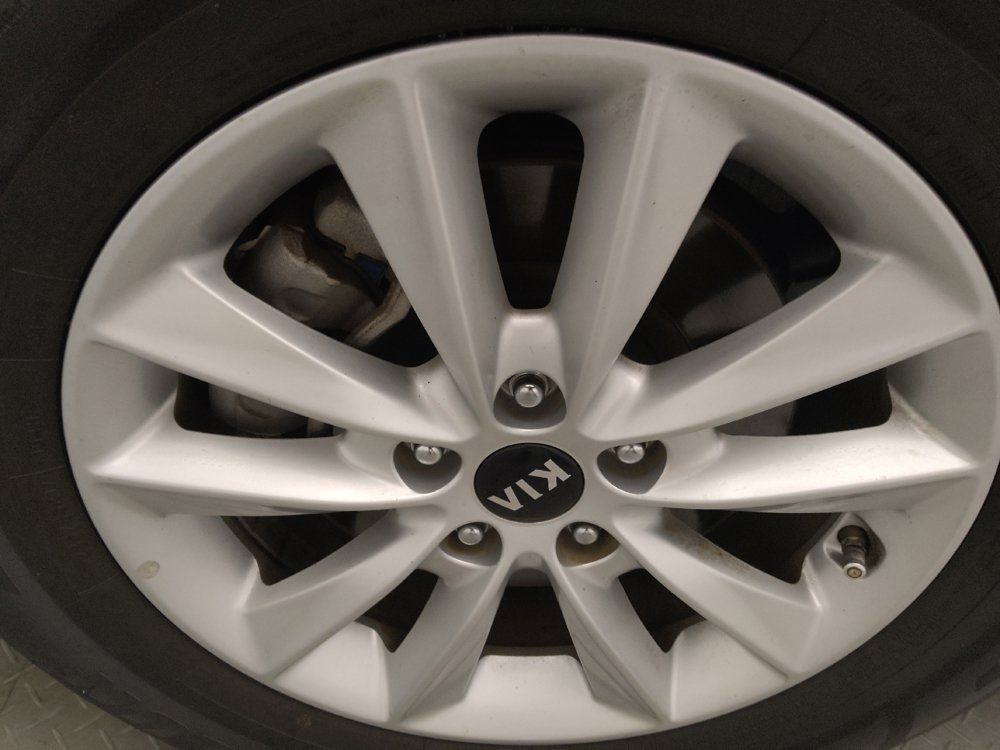 Used 2019 Kia Sorento L FWD image 31
