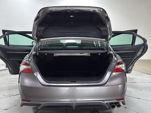 Used 2024 Toyota Camry SE image 16