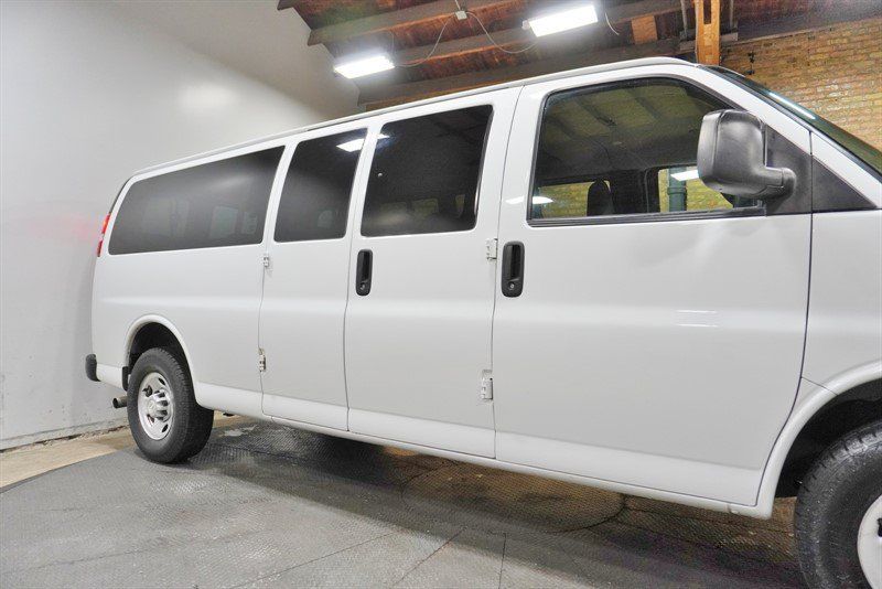 Used 2020 Chevrolet Express 3500 LS RWD image 9