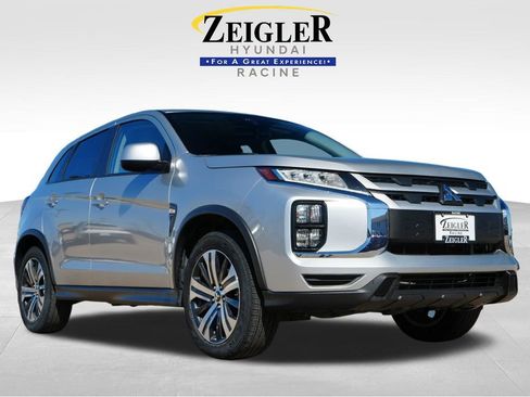 Used 2025 Mitsubishi Outlander Sport ES image 1