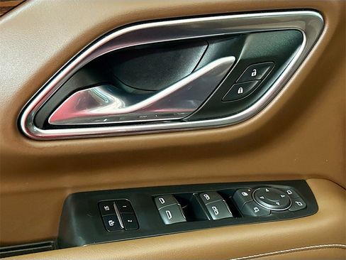 Used 2023 Chevrolet Tahoe High Country image 15