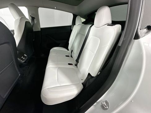 Used 2023 Tesla Model Y Long Range image 22