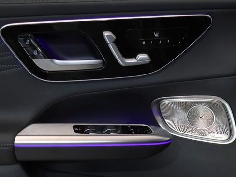 Certified 2025 Mercedes-Benz GLC 350e GLC 350e image 3