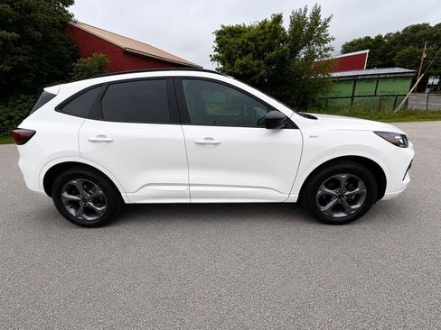 Used 2023 Ford Escape ST-Line w/ Tech Pack #1 AWD/4WD image 4