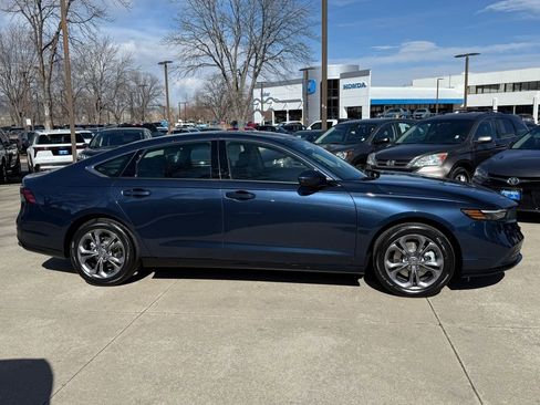 Certified 2025 Honda Accord EX-L image 5