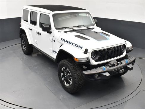 Used 2024 Jeep Wrangler Unlimited Rubicon 4xe image 14