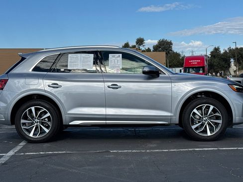 Used 2025 Audi Q5 2.0T Premium image 3