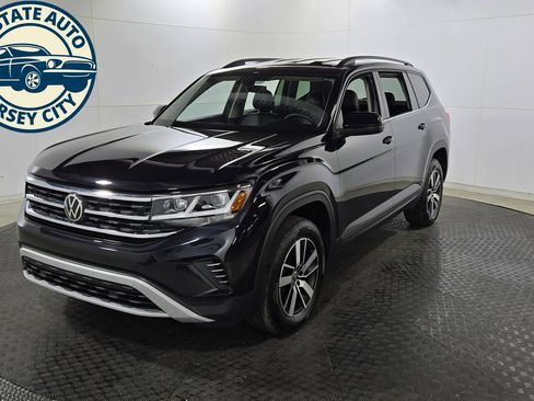 Used 2023 Volkswagen Atlas SE AWD/4WD image 3