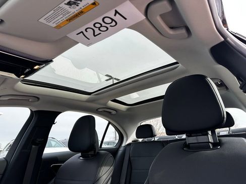 Used 2025 Mercedes-Benz C 300 4MATIC Sedan image 14