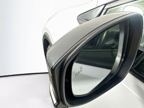 Used 2024 Toyota Prius LE FWD image 16