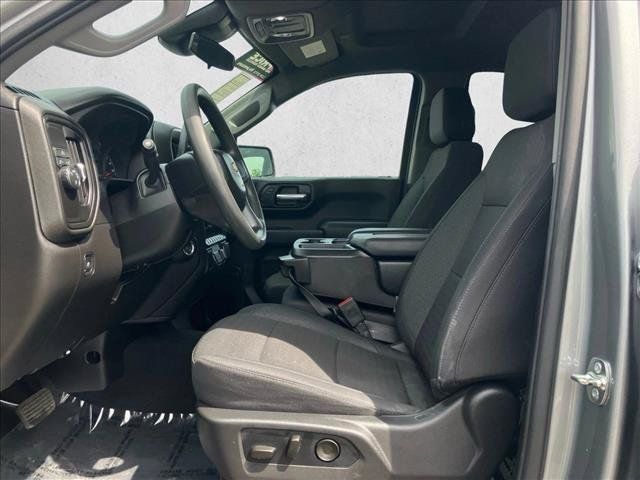 Used 2026 Chevrolet Silverado 1500 Custom w/ LPO, Dark Essentials Package RWD image 16