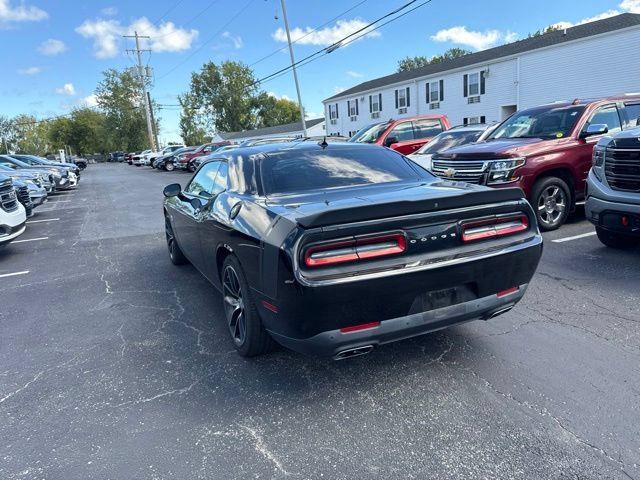 Used 2016 Dodge Challenger R/T Scat Pack w/ Leather Interior Group RWD image 5