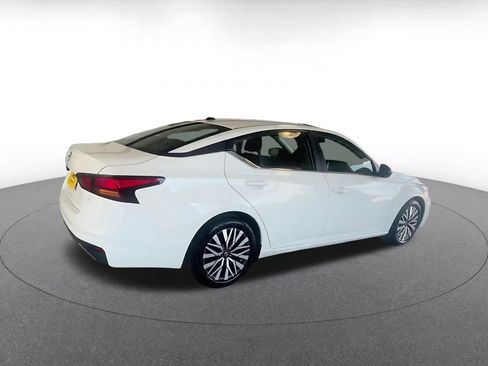 Used 2026 Nissan Altima 2.5 SV FWD image 15