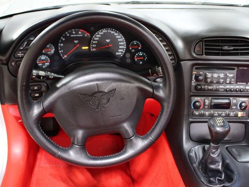 Used 2002 Chevrolet Corvette Convertible w/ Preferred Equipment Group2 RWD image 13