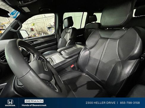 Used 2024 Jeep Wagoneer L Series II w/ Flexible Seating Group AWD/4WD image 26
