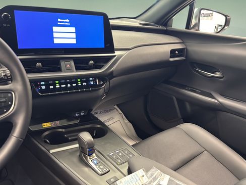 Used 2025 Lexus UX 300h AWD w/ Accessory Package (Z1) image 27
