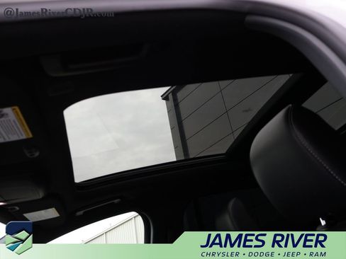 Used 2024 Ford Edge ST w/ Equipment Group 401A image 26