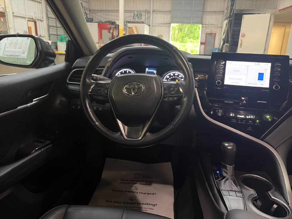 Used 2024 Toyota Camry SE w/ Cold Weather Package FWD image 17