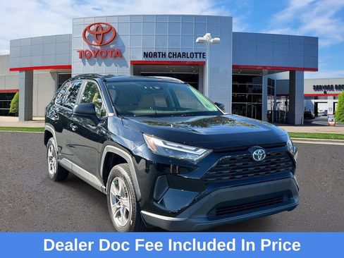 Used 2023 Toyota RAV4 LE AWD/4WD image 1