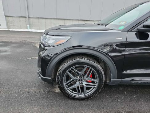 Used 2025 Ford Explorer ST-Line w/ ST-Line Street Pack image 10