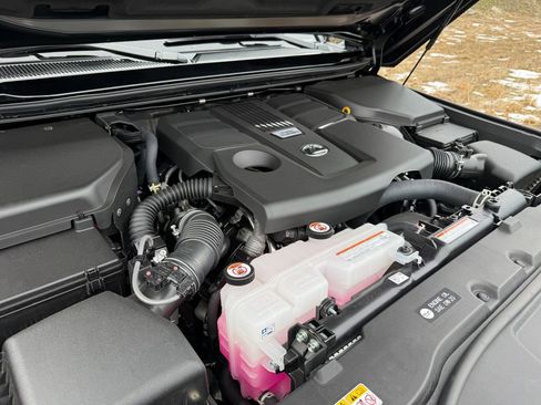 Used 2026 Lexus GX 550 w/ Cold Area Package image 42