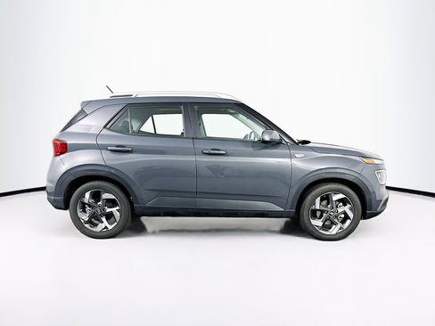 Used 2025 Hyundai Venue SEL FWD image 10