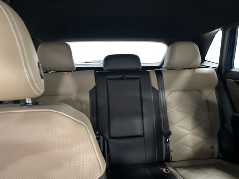 New 2025 Volkswagen Atlas Cross Sport SE image 31