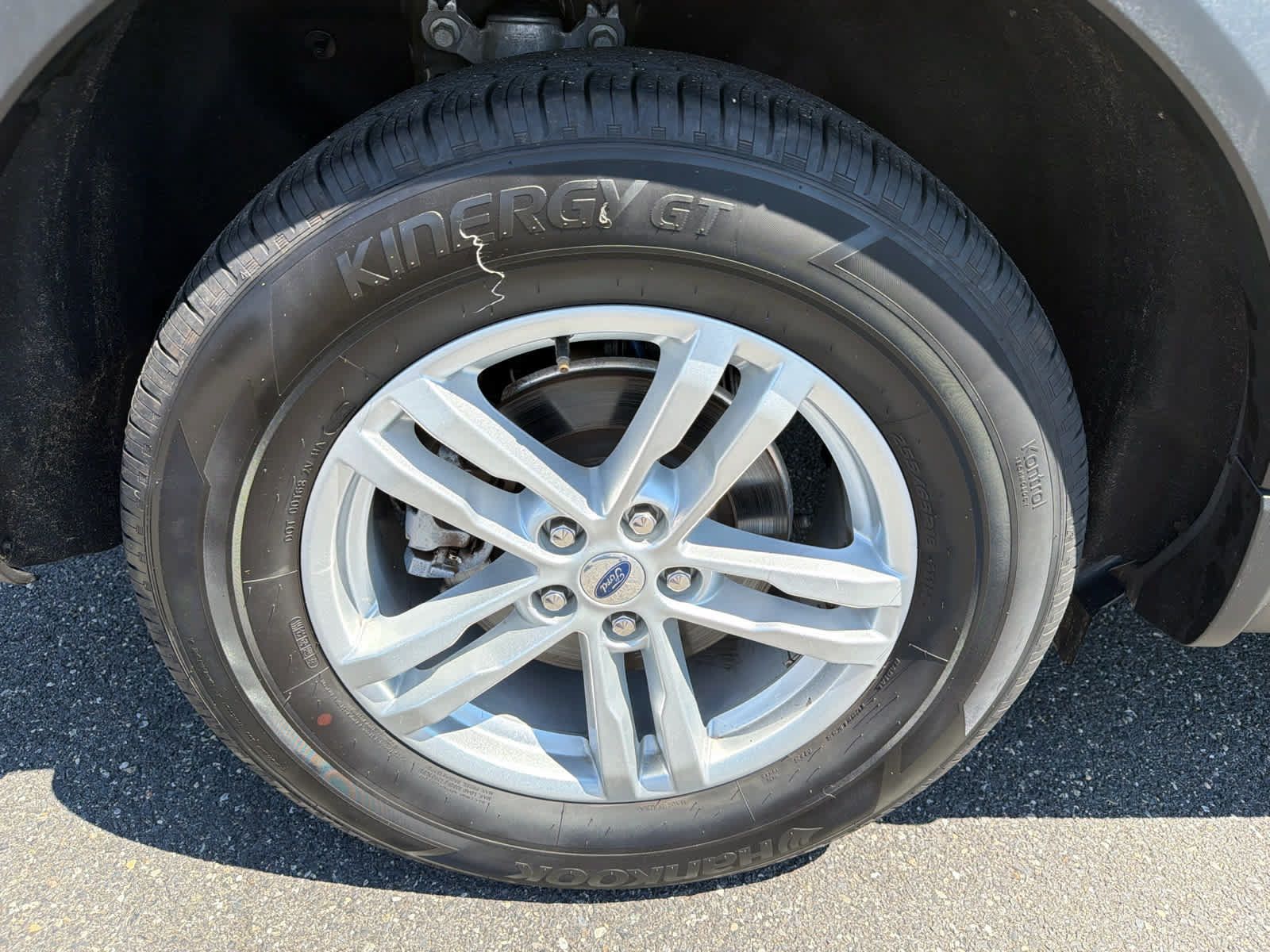 Used 2023 Ford Explorer XLT AWD/4WD image 25