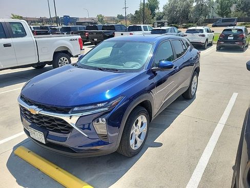 Used 2024 Chevrolet Trax LS w/ LS Convenience Package FWD image 1