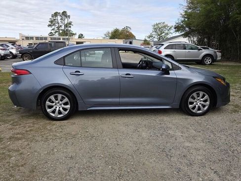 Used 2025 Toyota Corolla LE image 14