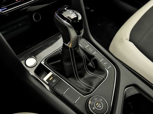 New 2026 Volkswagen Taos SE AWD/4WD image 17