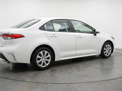 Used 2025 Toyota Corolla LE FWD image 9