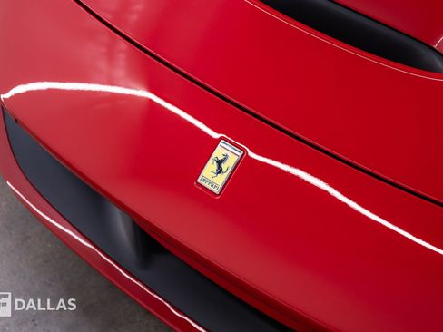 Used 2022 Ferrari F8 Tributo RWD image 9
