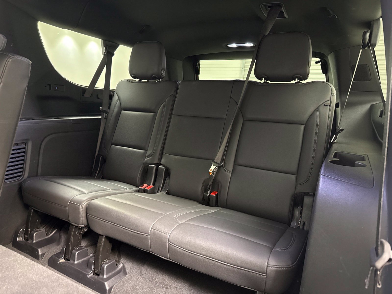 Used 2025 Chevrolet Suburban Z71 AWD/4WD image 25