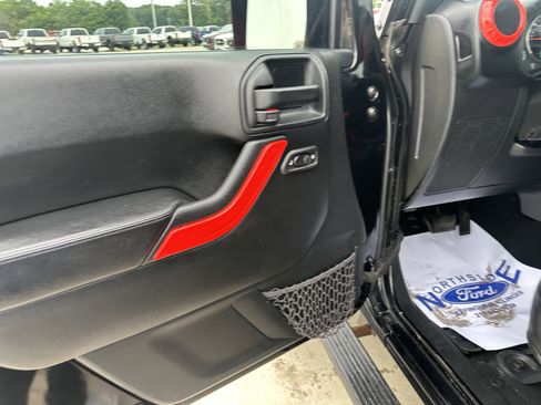 Used 2017 Jeep Wrangler Unlimited Sport AWD/4WD image 13