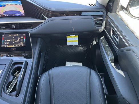 Used 2026 INFINITI QX80 Luxe w/ Cargo Package RWD image 15