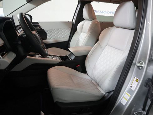 Used 2024 Mitsubishi Outlander SEL image 22