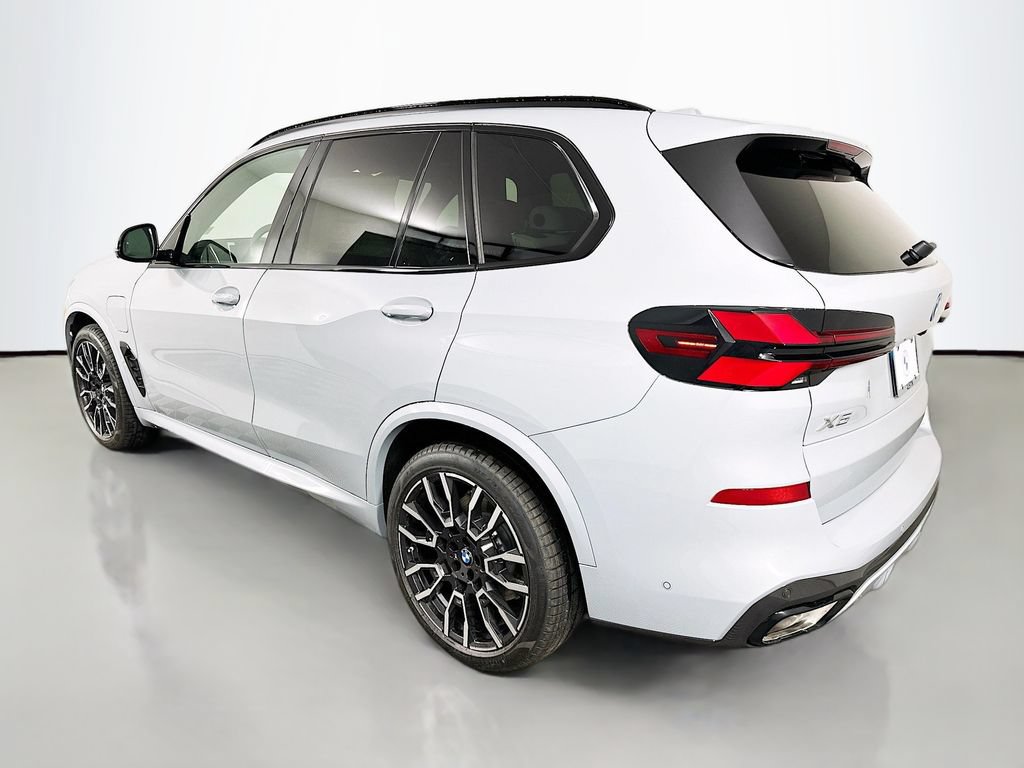 Used 2026 BMW X5 xDrive50e w/ M Sport Package AWD/4WD image 7